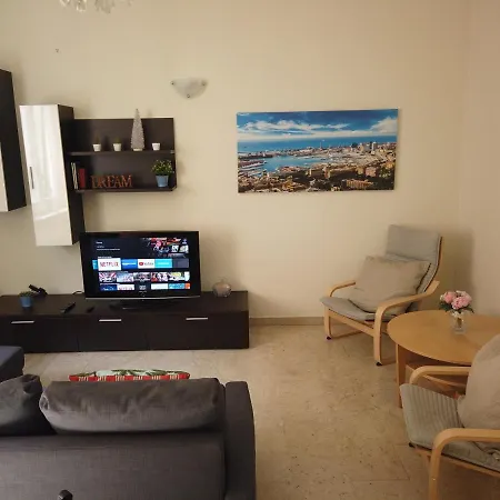 Assarotti Centre Apartment *